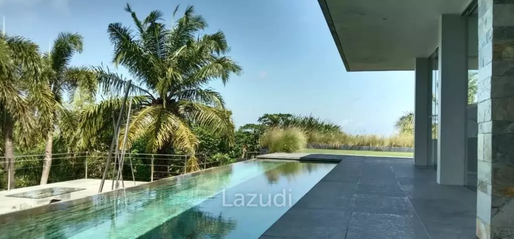 Modern designer 4 bedrooms villa fully furnished with sea views