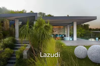 Modern designer 4 bedrooms villa fully furnished with sea views
