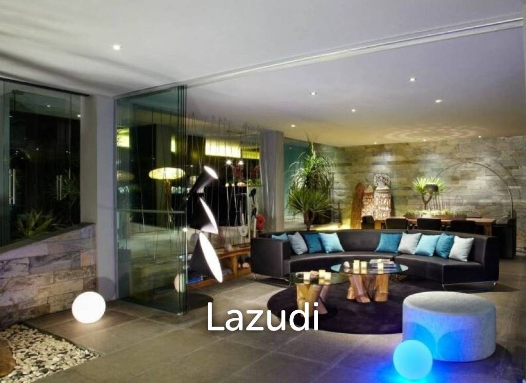 Modern designer 4 bedrooms villa fully furnished with sea views