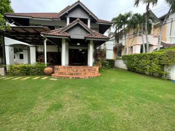 House on the Sukhumvit Road for Sale