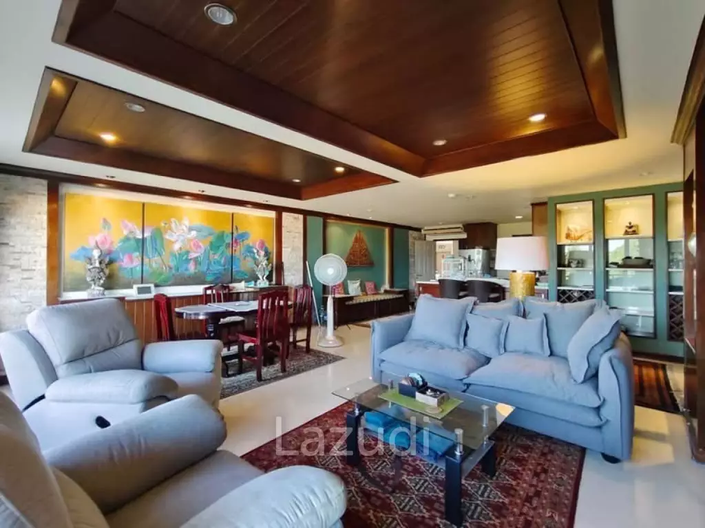 SANTI PURA : Good Value 3 Bed Condo On High Floor With Great Views