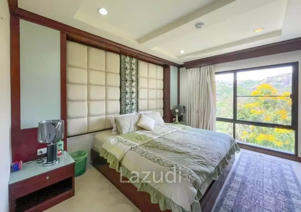 SANTI PURA : Good Value 3 Bed Condo On High Floor With Great Views