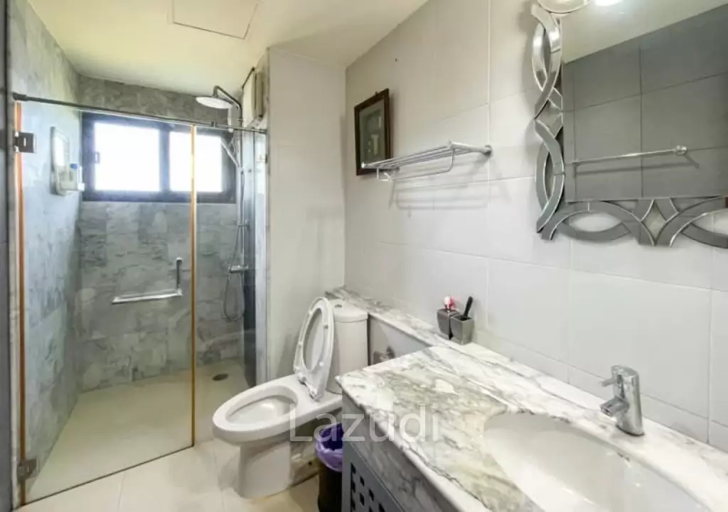 SANTI PURA : Good Value 3 Bed Condo On High Floor With Great Views