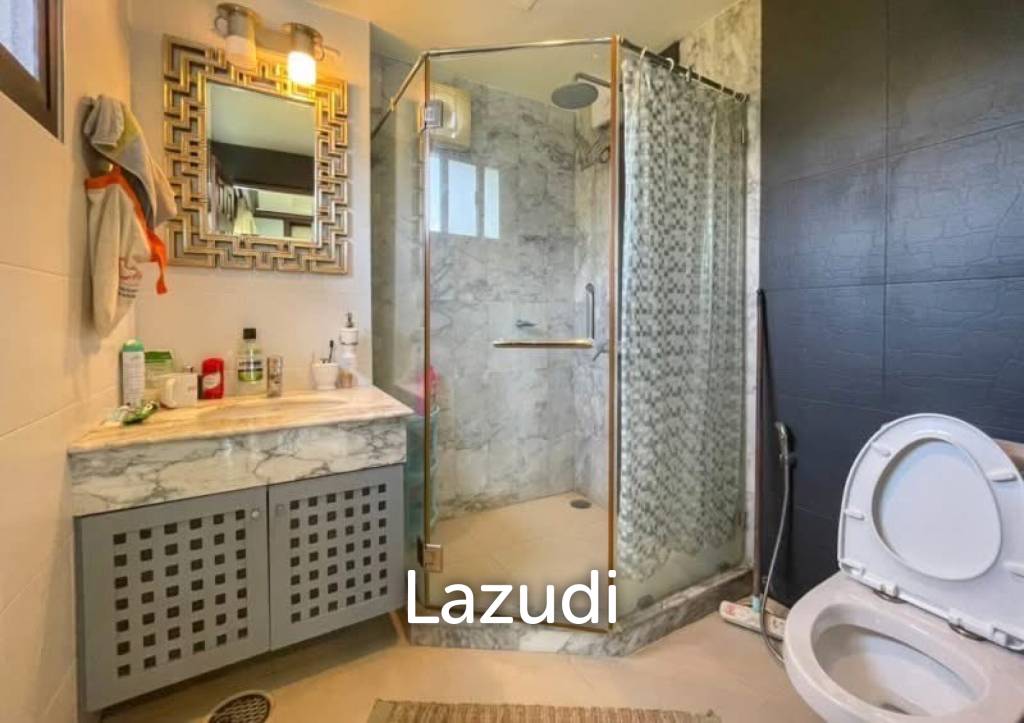 SANTI PURA : Good Value 3 Bed Condo On High Floor With Great Views