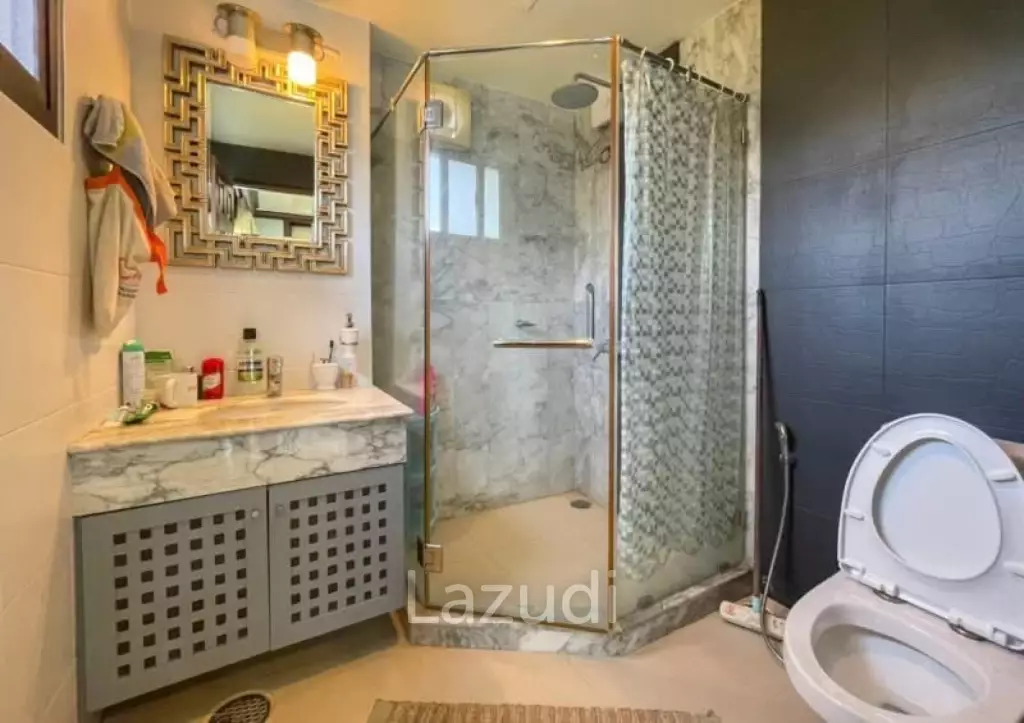 SANTI PURA : Good Value 3 Bed Condo On High Floor With Great Views