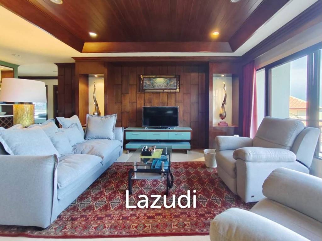 SANTI PURA : Good Value 3 Bed Condo On High Floor With Great Views