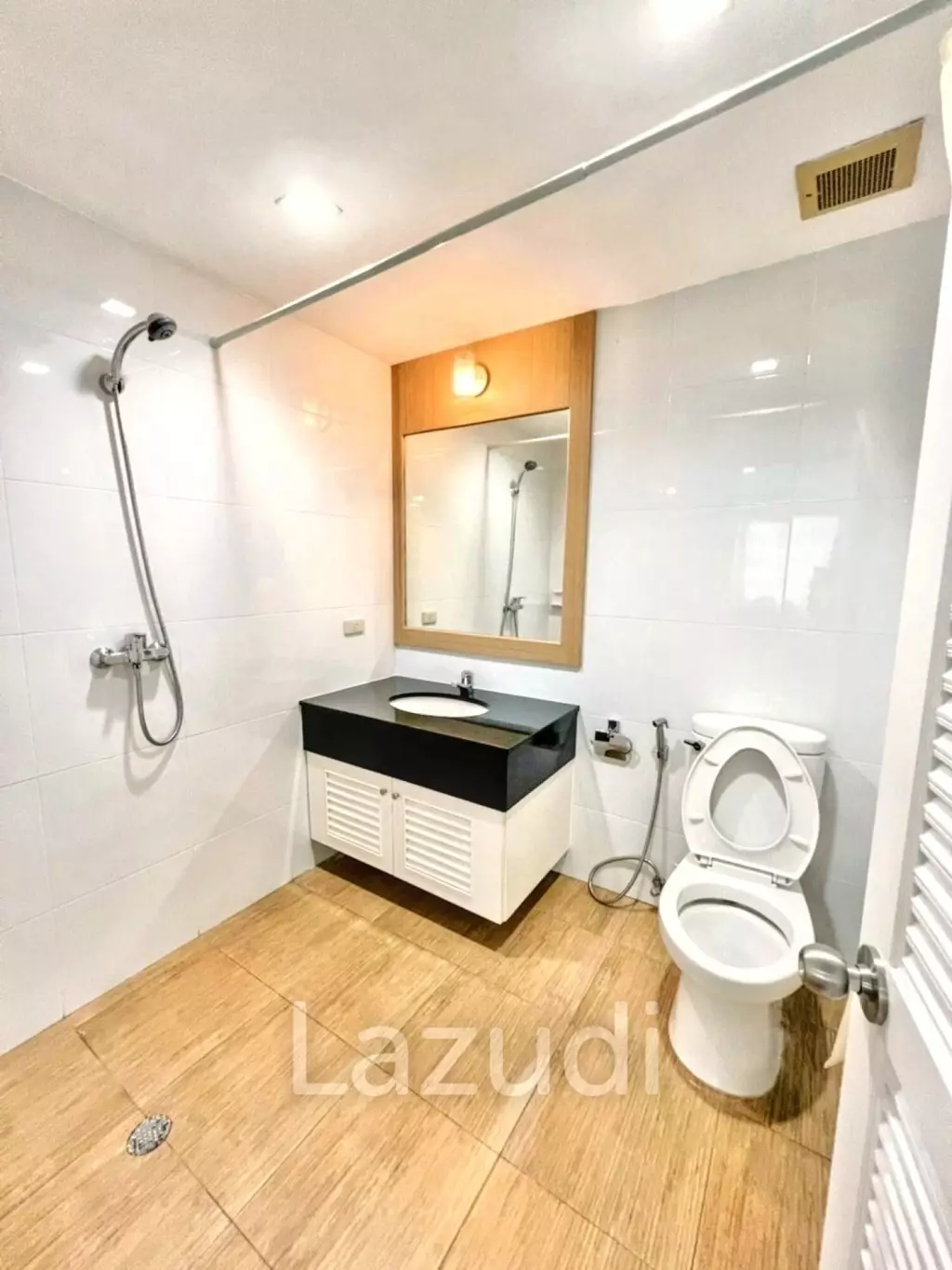 3 Bed 2 Bath 163 SQ.M Acadamia Grand Tower