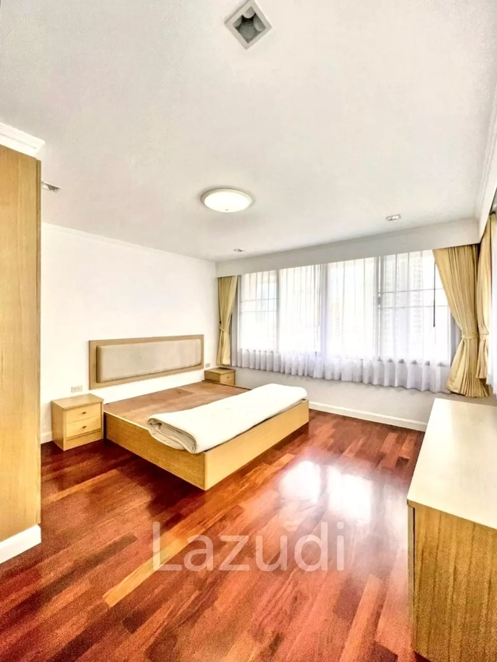 3 Bed 2 Bath 163 SQ.M Acadamia Grand Tower