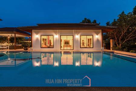 Amazing 9 bed, 8 Bath Pool Villa on Palm Hills Golf Course