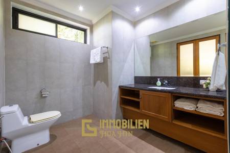 4,800 metro cuadrado 9 ` 8 Baño Villa de Venta