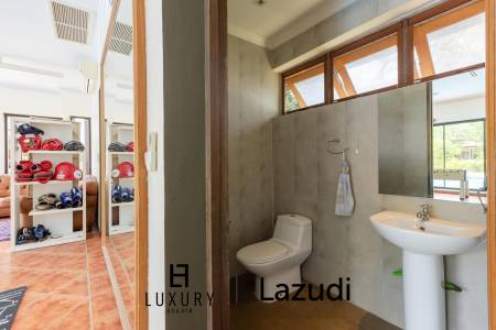 4,800 metro cuadrado 9 ` 8 Baño Villa de Venta