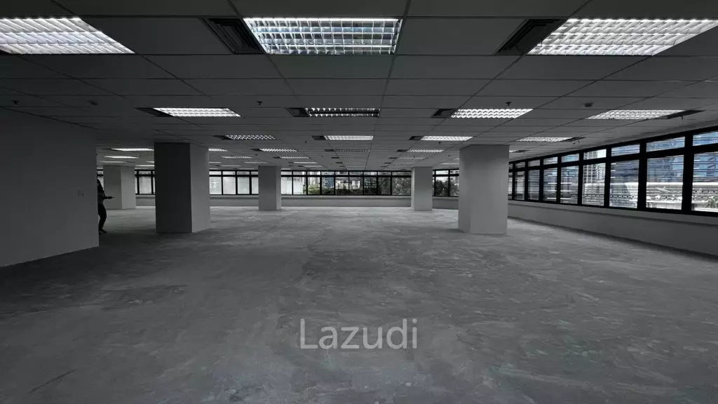 Office For Rent At Sindhorn Tower