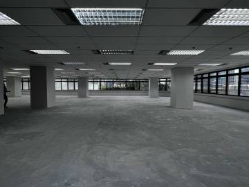 Office For Rent At Sindhorn Tower
