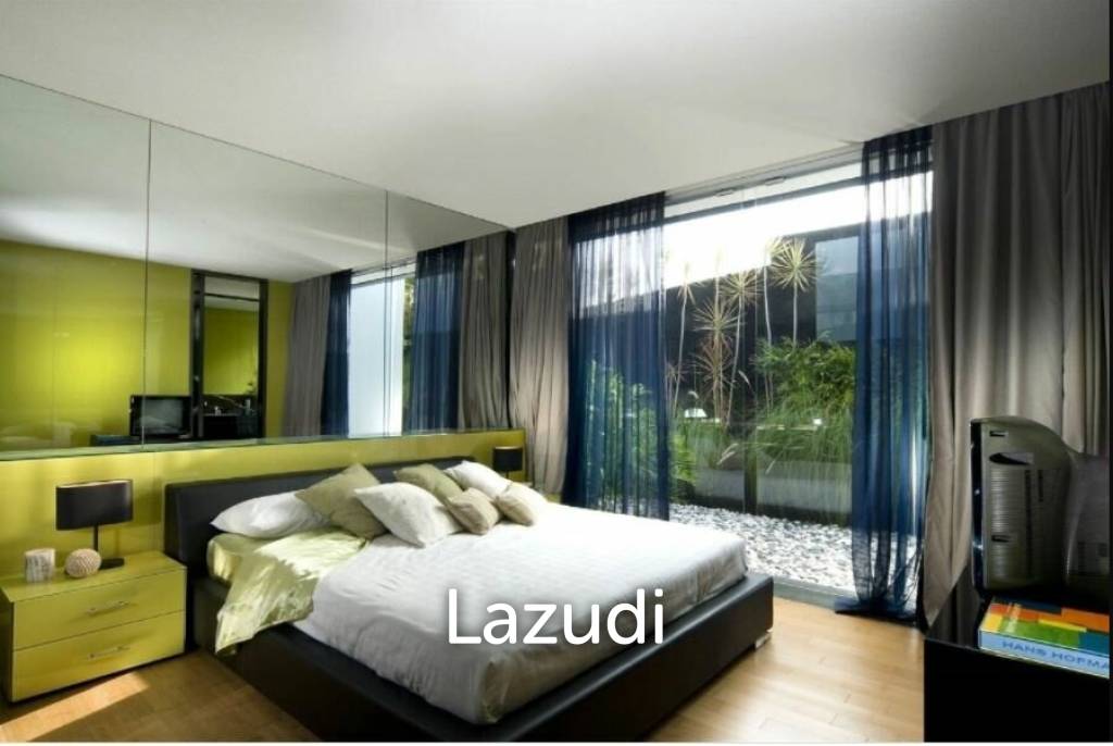Modern designer 4 bedrooms villa fully furnished with sea views