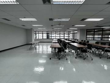 Office For Rent At Sindhorn Tower