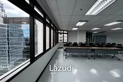 Office For Rent At Sindhorn Tower