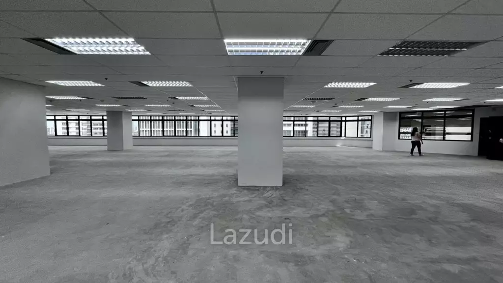 Office For Rent At Sindhorn Tower