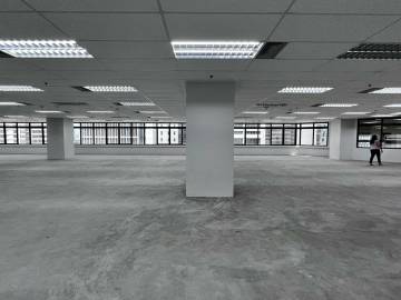 Office For Rent At Sindhorn Tower