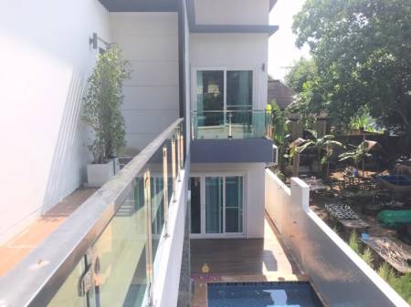 Pool Villa in Chalong