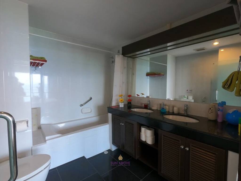 103 Sqm 2 Bed 2 Bath Condo For Sale in Karon