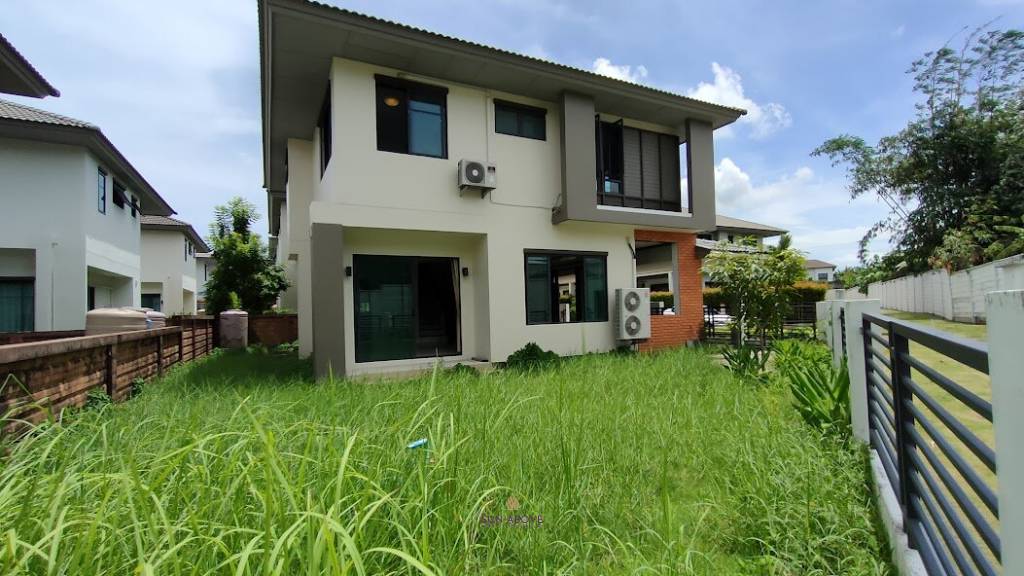 Unfurnished corner plot house in Ko Kaeo