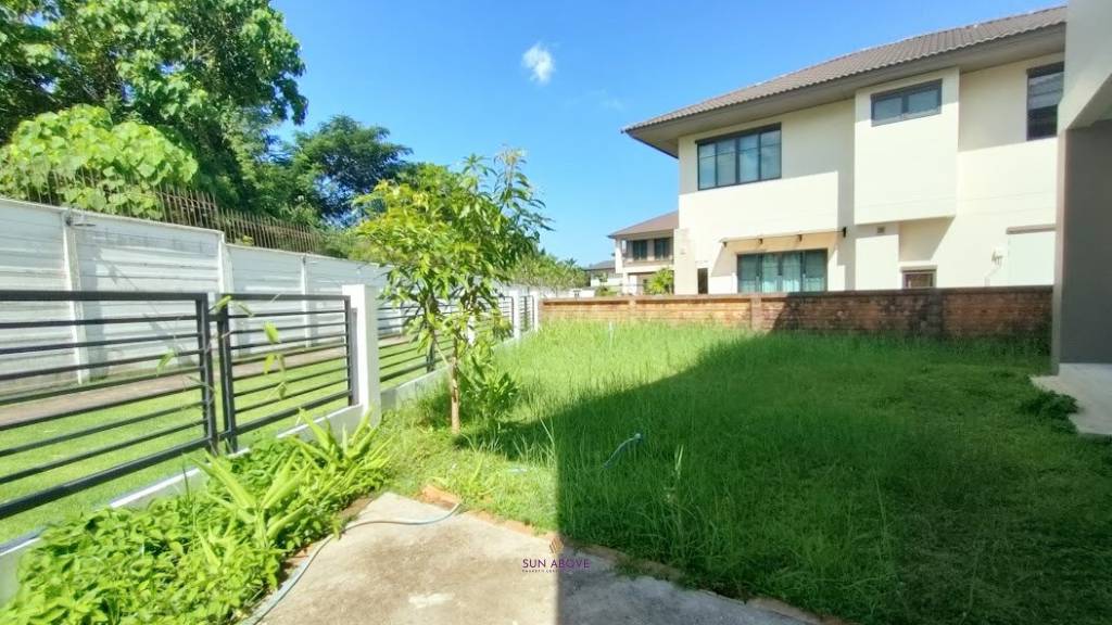 Unfurnished corner plot house in Ko Kaeo