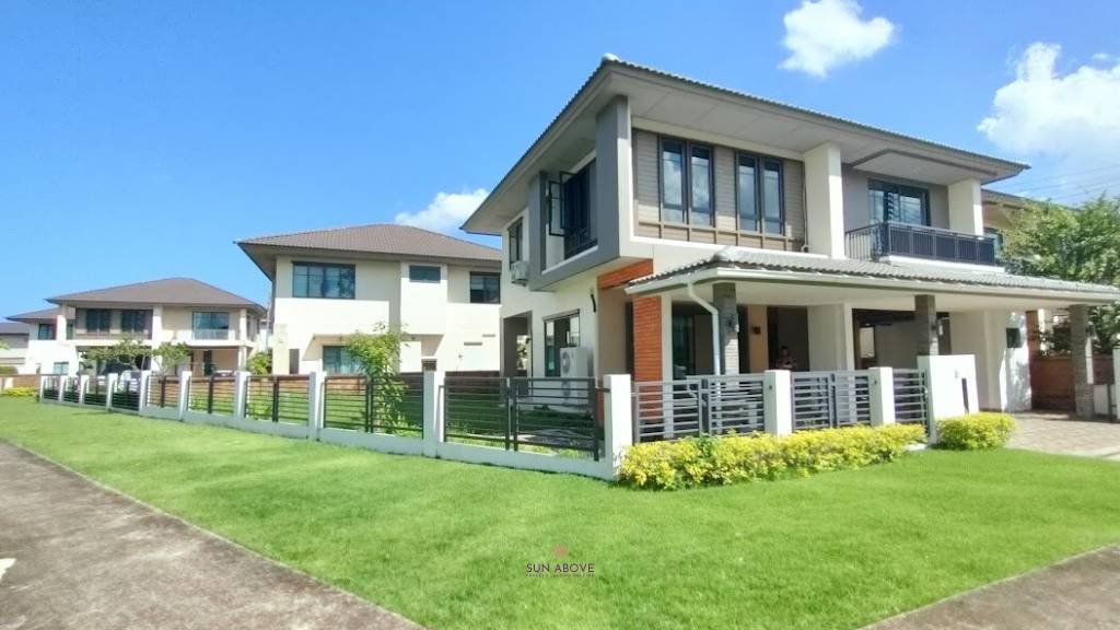 Unfurnished corner plot house in Ko Kaeo