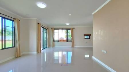 Unfurnished corner plot house in Ko Kaeo