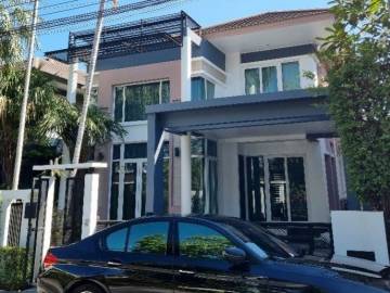 5 Bed 4 Bath House For Sale