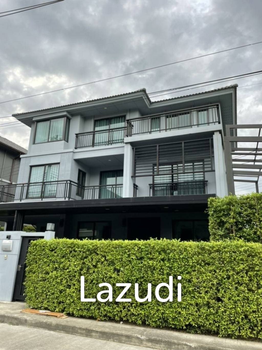 5 Bed 5 Bath House For Sale