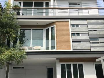 4 Bed 6 Bath House For Sale