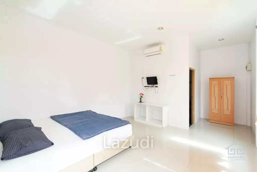 Great  Value 9 Bed Pool Villa with large land plot