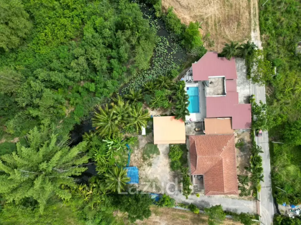 Great  Value 9 Bed Pool Villa with large land plot