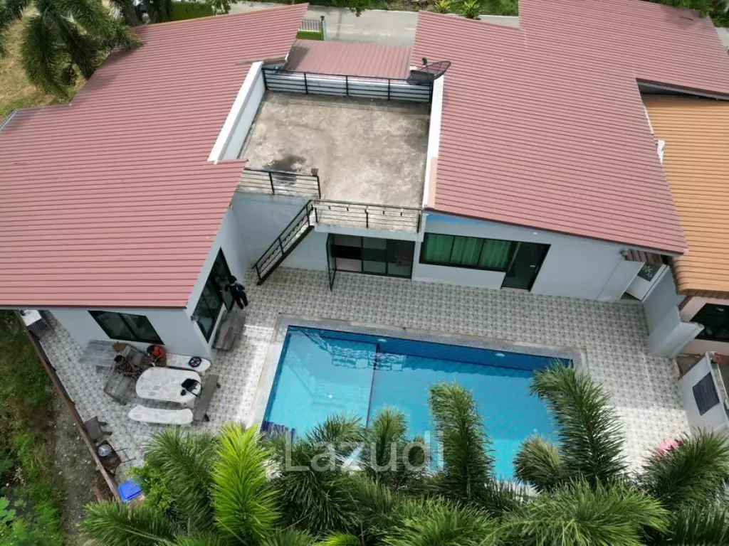 Great  Value 9 Bed Pool Villa with large land plot