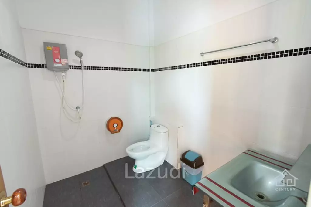Great  Value 9 Bed Pool Villa with large land plot