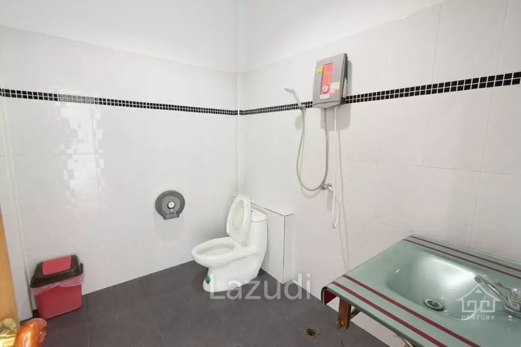 Great  Value 9 Bed Pool Villa with large land plot
