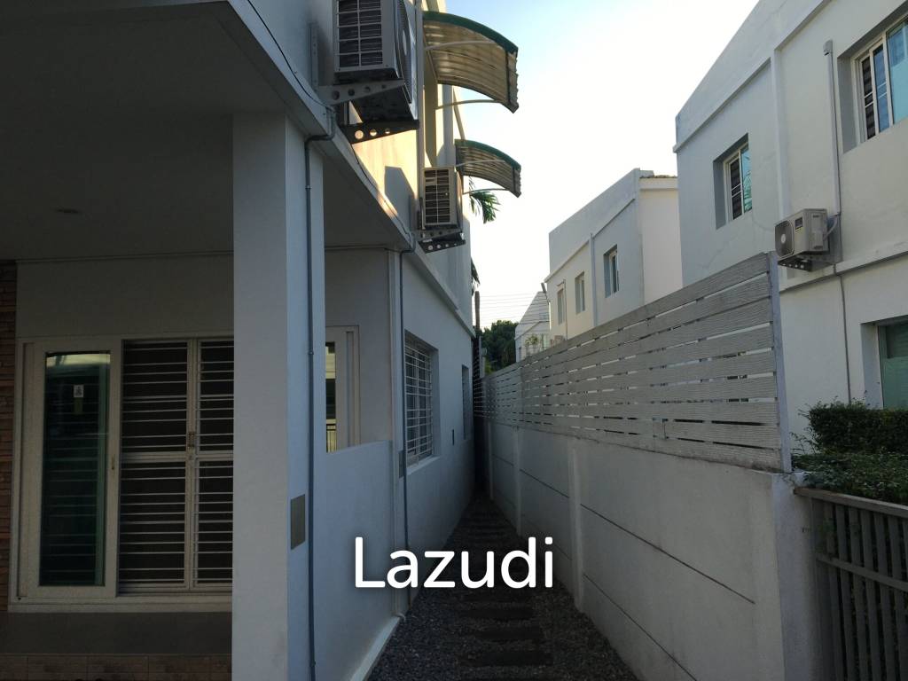 3 Bed 3 Bath Townhouse For Sale in Chiang Mai