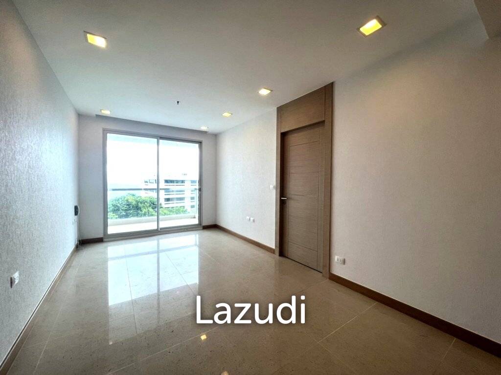 Sea view condo in The Palm Wong Amat for sale