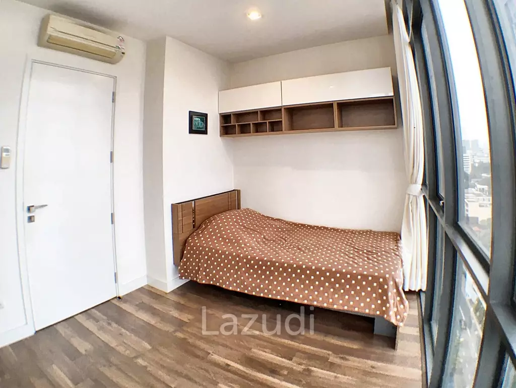 2 Bed 2 Bath 76 SQ.M The Room Sukhumvit 62