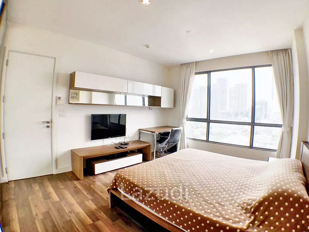 2 Bed 2 Bath 76 SQ.M The Room Sukhumvit 62