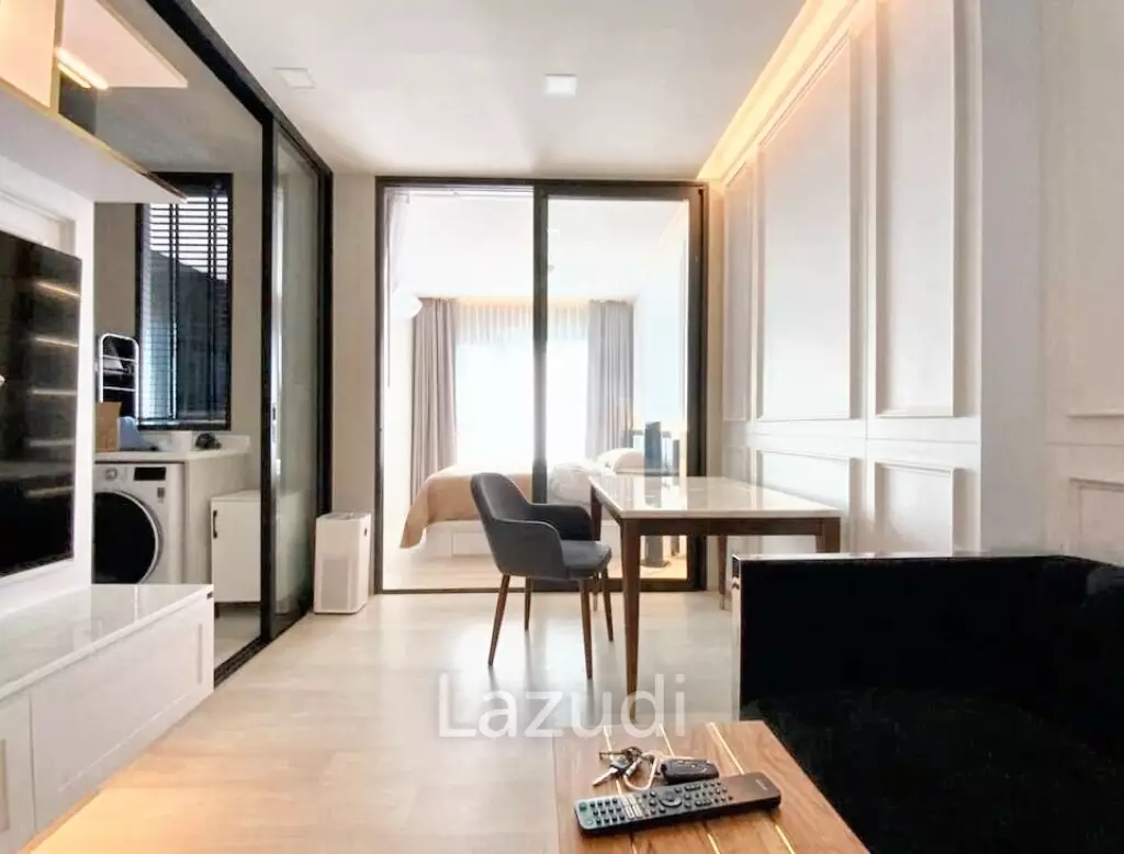 35 sqm high floor condo at Life One Wireless Lumpini Pathum Wan Bangkok