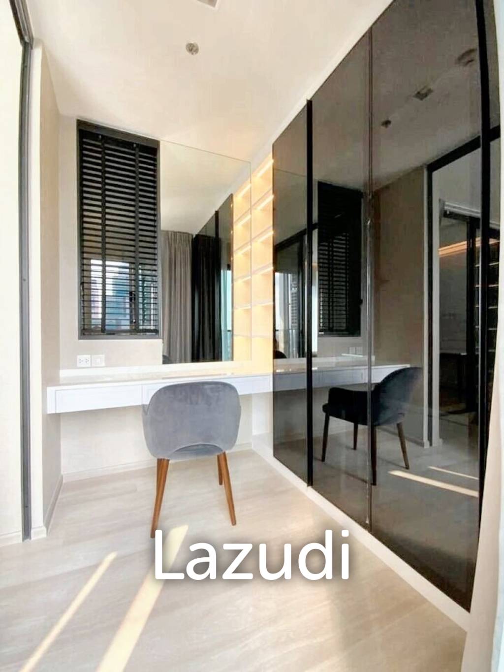 35 sqm high floor condo at Life One Wireless Lumpini Pathum Wan Bangkok