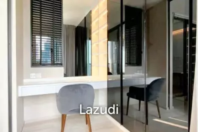 35 sqm high floor condo at Life One Wireless Lumpini Pathum Wan Bangkok
