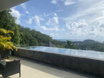 2 bedroom pool apartment sea view