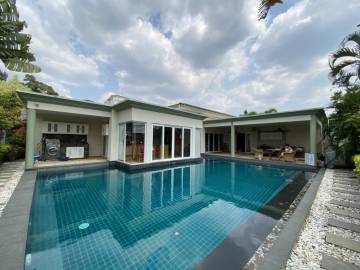 Pool villa at Siam Royal view
