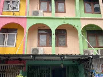 Sell/Rent commercial building 3 storey 17.7m2