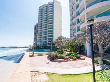 Panoramic Seaview beachfront condo in Cha-am
