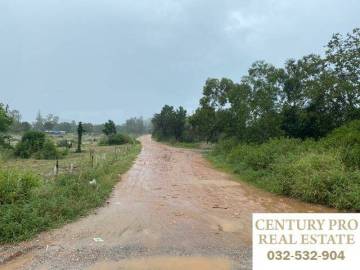 12 Rai of Land, directly on the main highway