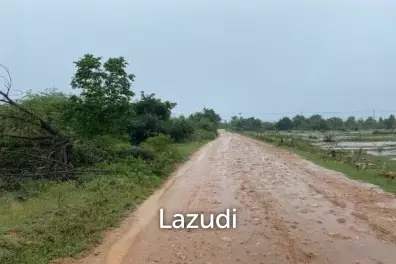 12 Rai of Land, directly on the main highway