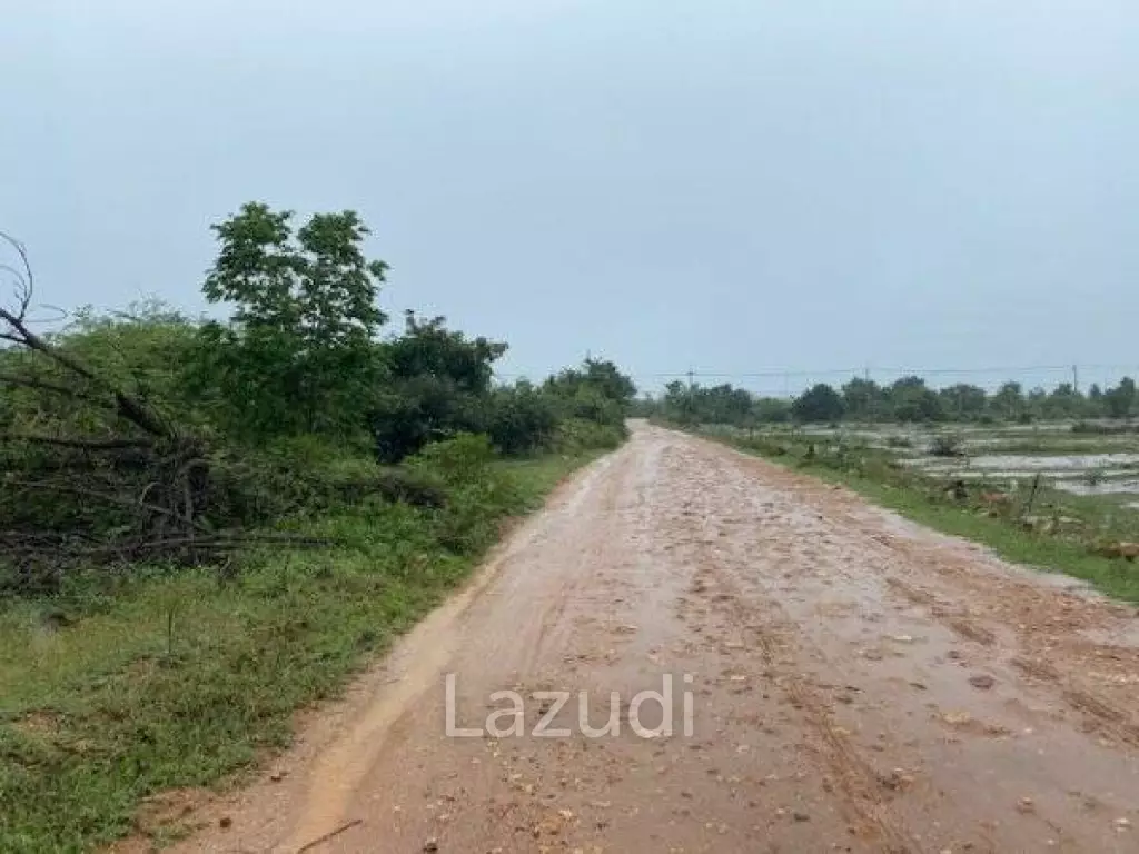 12 Rai of Land, directly on the main highway